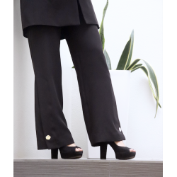 Calça envelope preta, botão prata