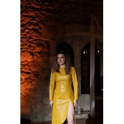 Vestido em pele amarelo