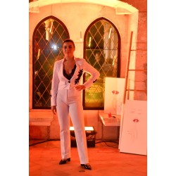 Blazer branco com aplicações preto